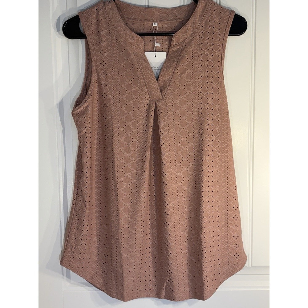 Women's Small Blush Pink Eyelet Sleeveless Blouse V-Neck Textured Top